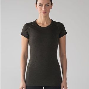 EUC/ basically New Lululemon Swiftly Tech Shirt 4